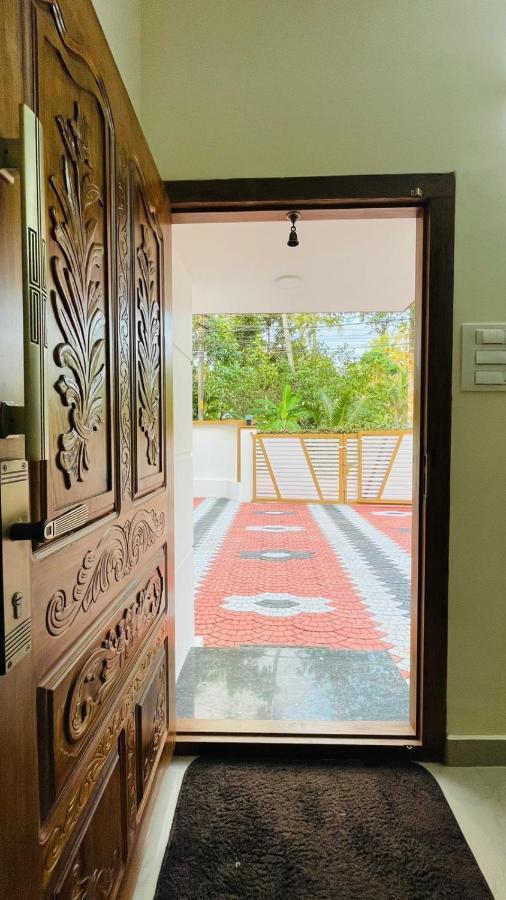 Appartement Skylounge Residency à Thiruvananthapuram Extérieur photo