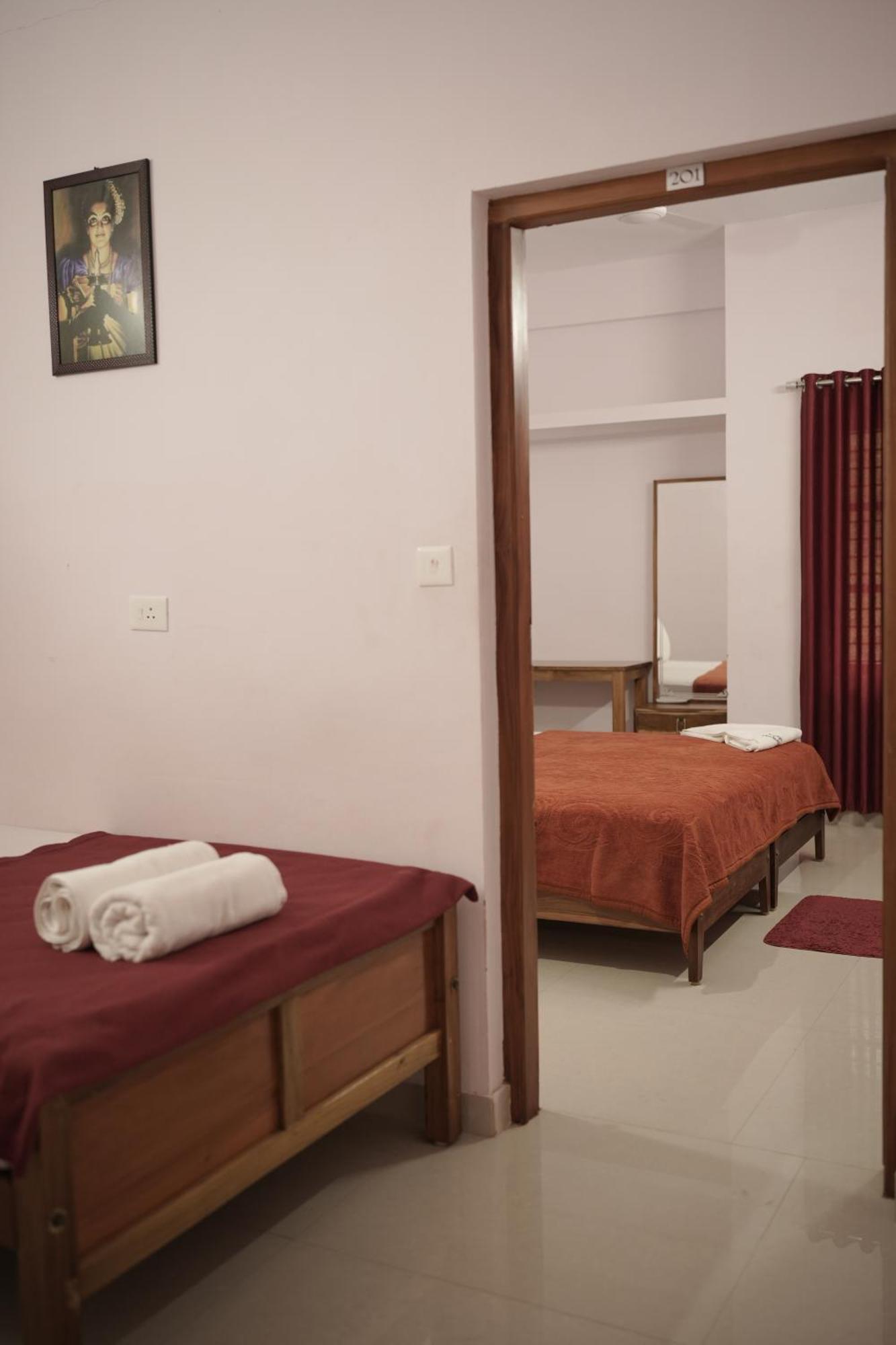 Appartement Skylounge Residency à Thiruvananthapuram Extérieur photo